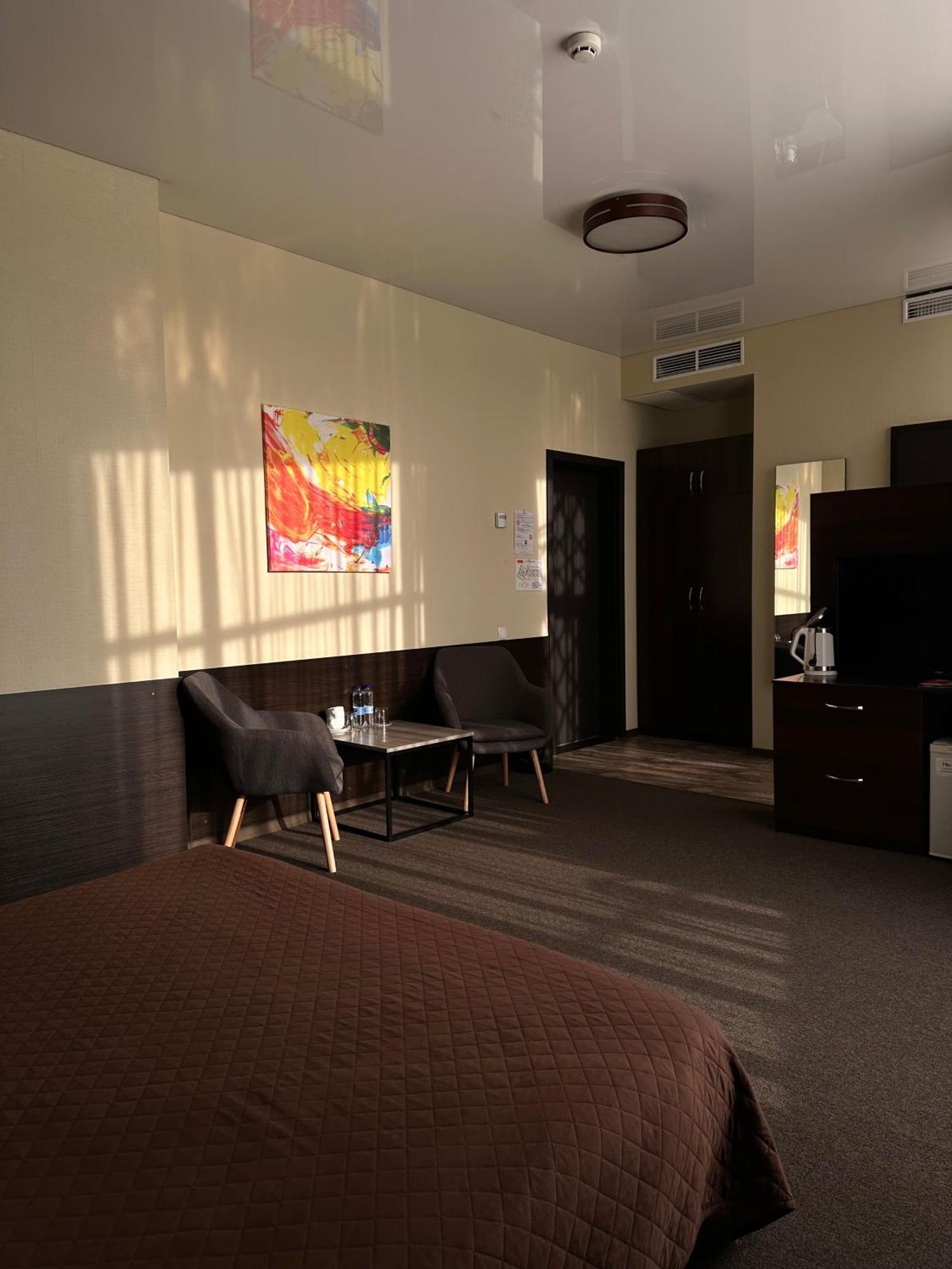 Hotel Atmosphere Poltava Rum bild