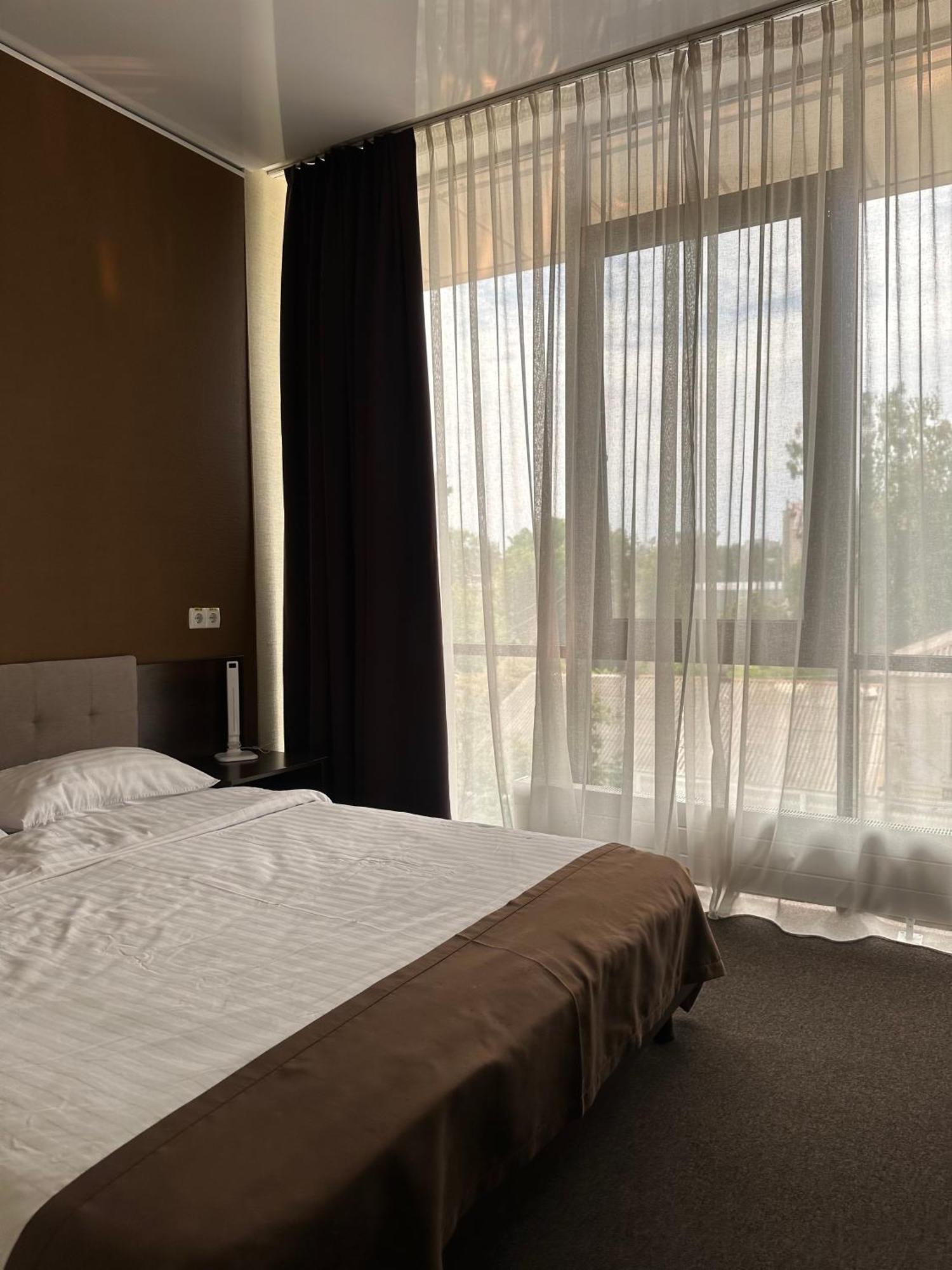 Hotel Atmosphere Poltava Exteriör bild