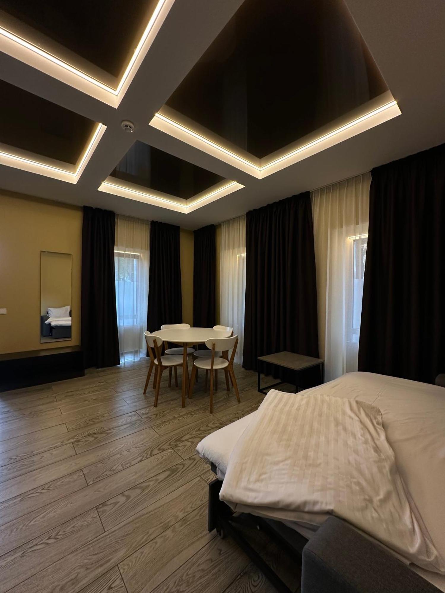 Hotel Atmosphere Poltava Exteriör bild